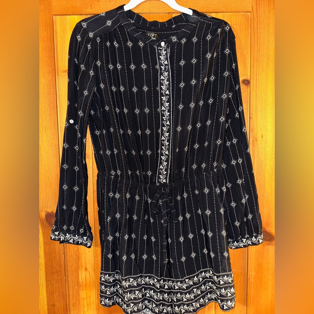 LOFT Navy and White Patterned jumper short Size Medium- tried in but never worn